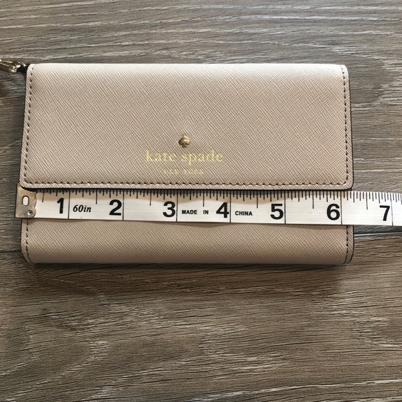Kate Spade Beige Saffiano Leather Wallet Wristlet - Picture 4 of 14